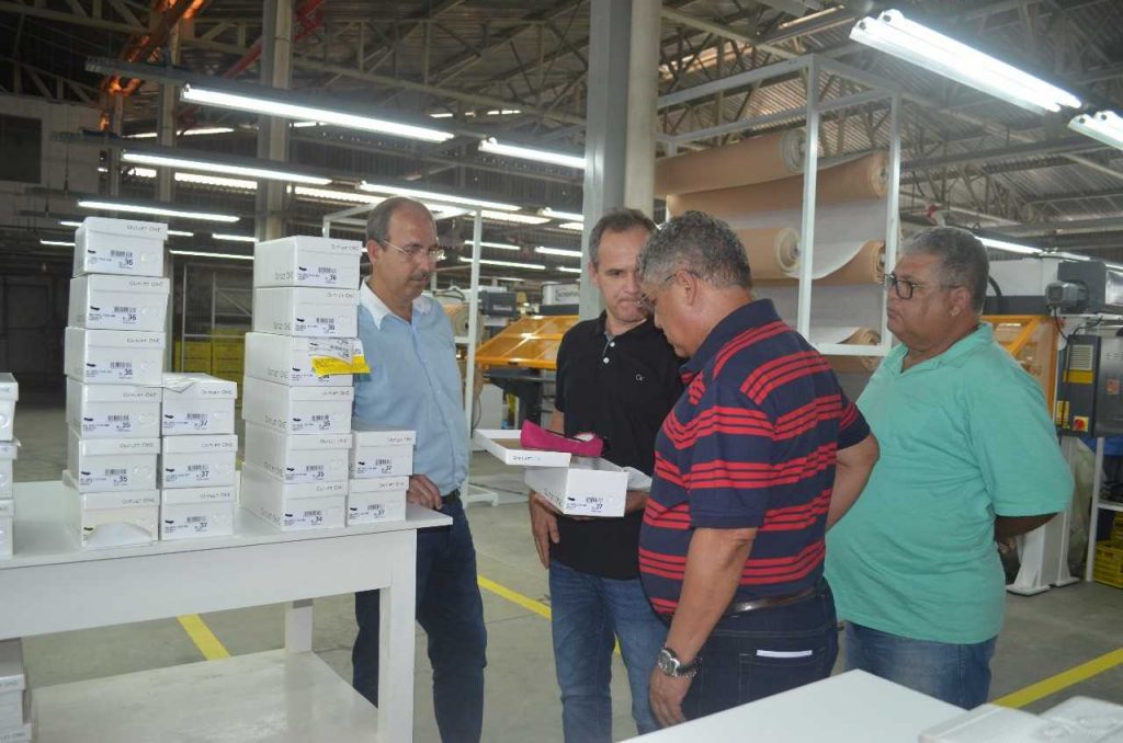 Prefeito Oziel é convidado para visitar a Fábrica de Calçados Sua Cia 