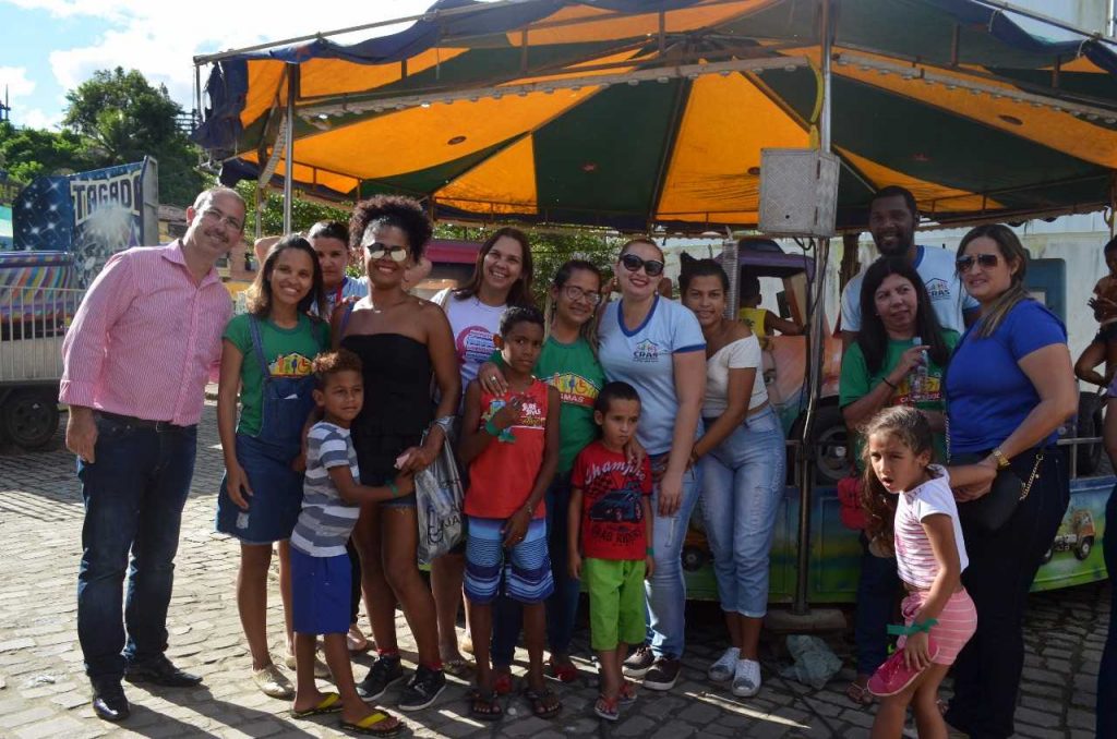 CRAS realiza tarde de diversão no Parque para seus usuários