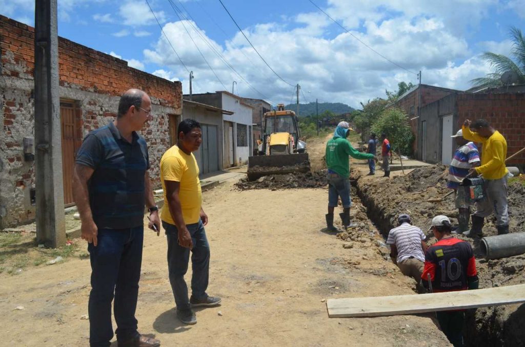 Prefeitura realiza serviços de esgoto em São João do Panelinha e moradores agradecem 