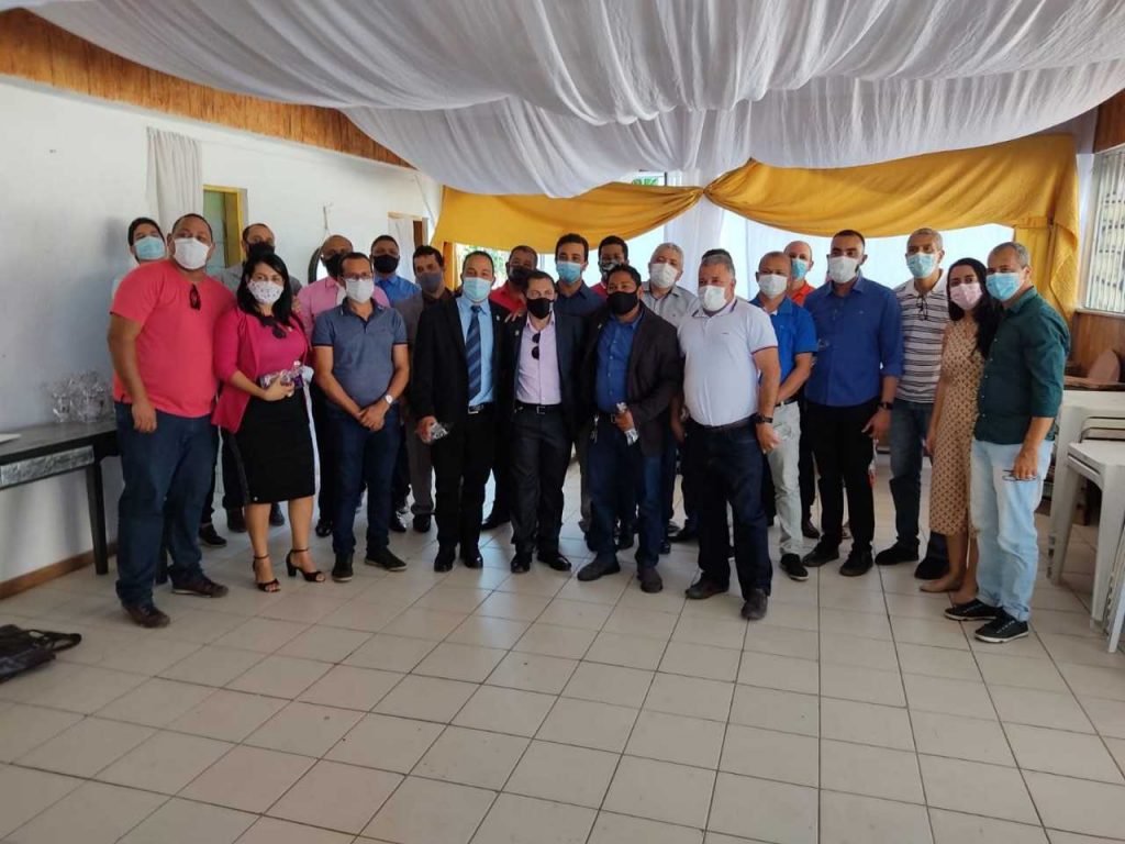 Camacã: Prefeito Paulo do Gás e vice-prefeito Rai de Panelinha homenageiam os vereadores com almoço