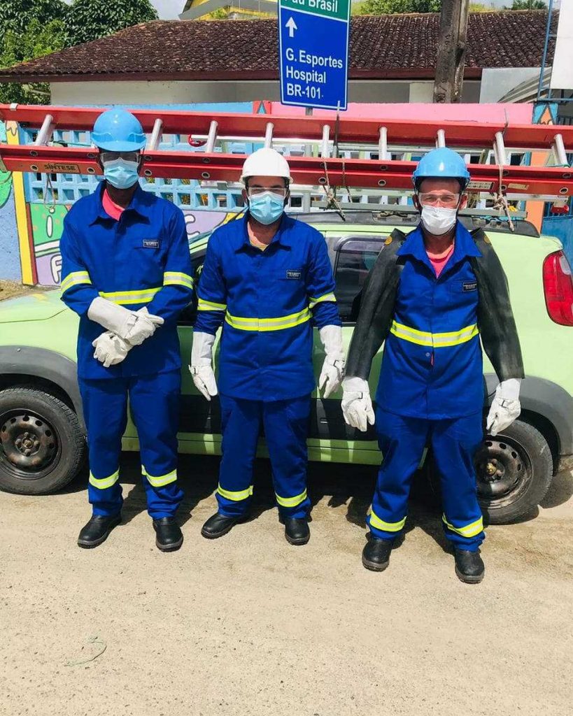 Camacã: Equipe de iluminação recebe fardamento e equipamentos de proteção contra o COVID-19