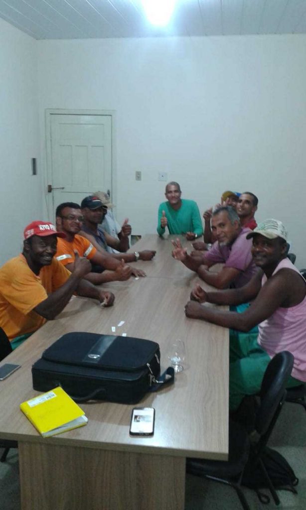 Funcionários Coletores da limpeza  participam de  Reunião Administrativa