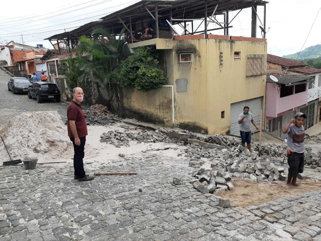 Camacã: Ruas danificadas pelas chuvas começam a ser recuperadas