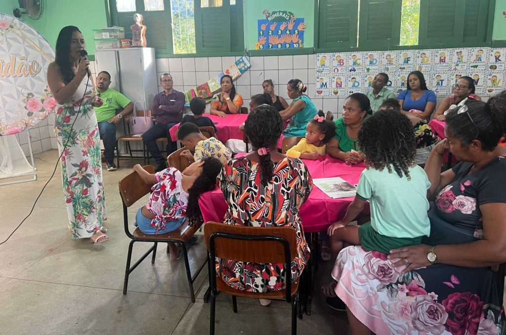 Camacã: Secretaria de Educação faz visita as escolas do campo e prestigia a festa do dia das Mães