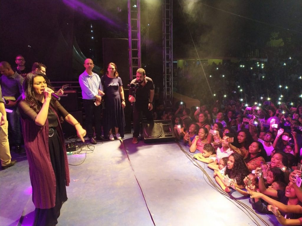 Camacã: 5ª Festa dos Evangélicos traz milhares de pessoas em seu primeiro dia