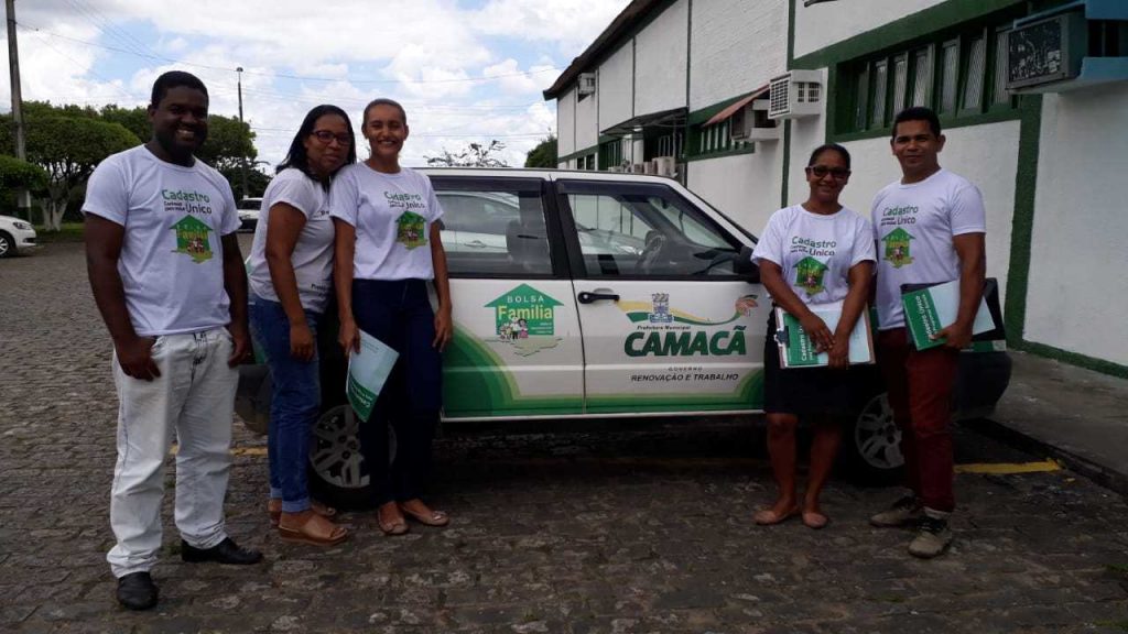 Equipe realiza visitas a beneficiários do Programa Bolsa Família