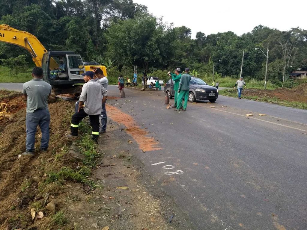 Máquinas chegam para início na construção do trevo