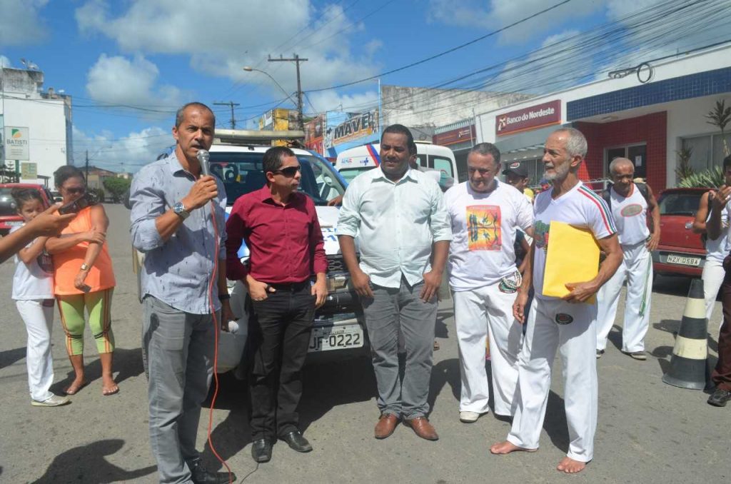 Camacã: Prefeito Interino Paulo do Gás participa de Homenagem a Mestre Medicina