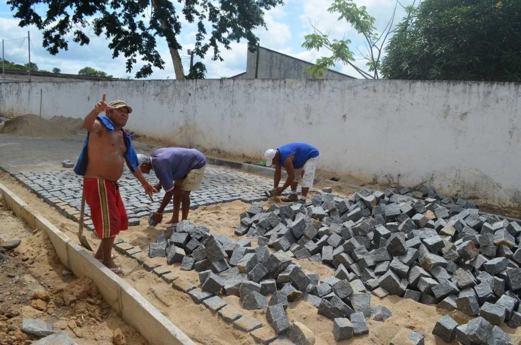 Calçamento da Travessa Rua Boa Vista quase concluída