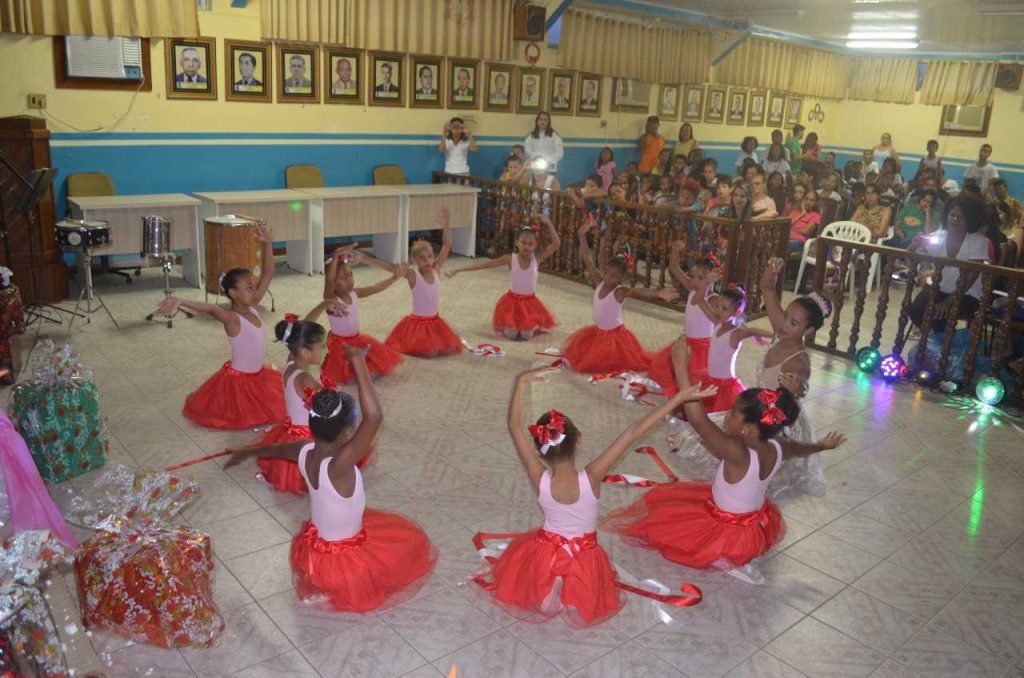 Secretaria de Assistência Social realiza amostra final de oficinas