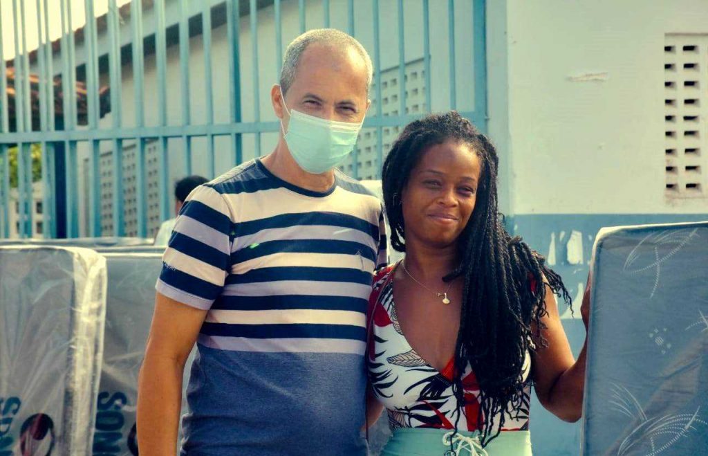 Camacã: Prefeito Paulo do Gás acompanha entrega de donativos as famílias atingidas pelas chuvas