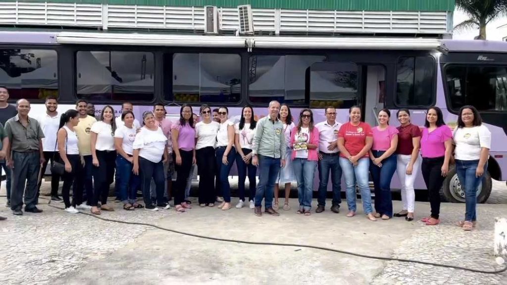 Camacã:  Prefeitura recebeu o Ônibus Lilás e a comunidade foi beneficiada