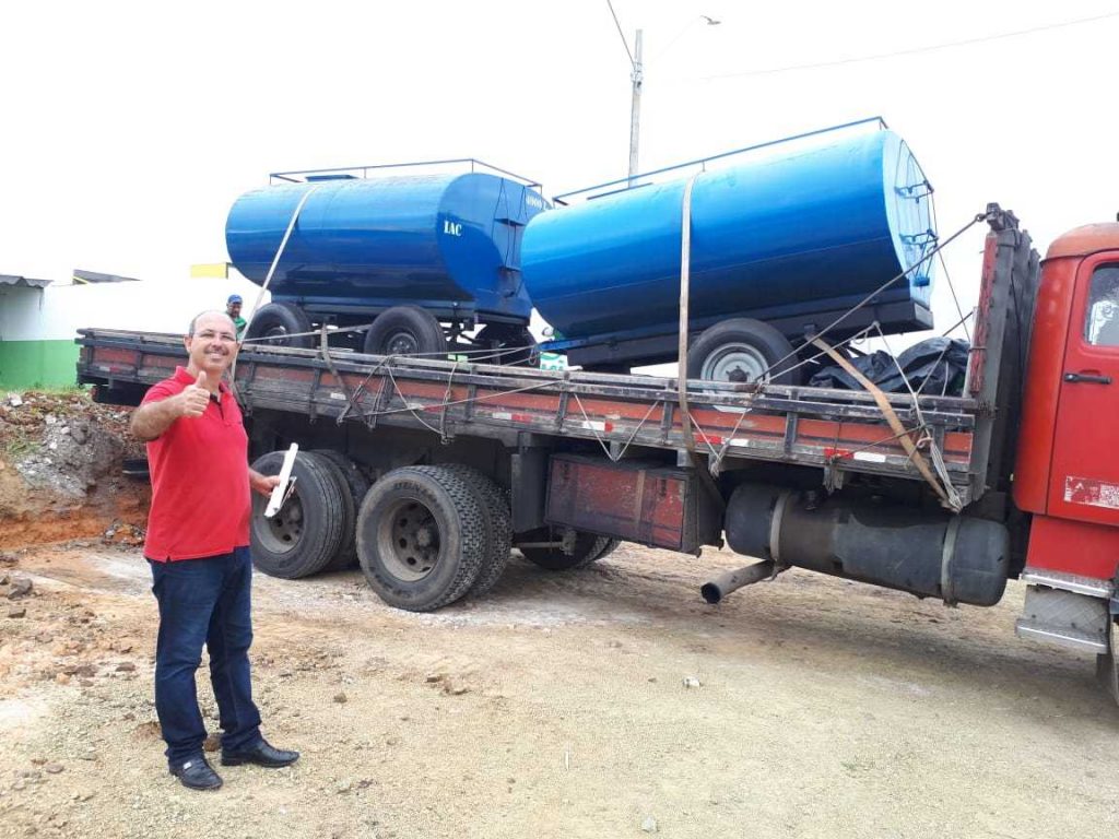 Camacã: 2 Pipas de água chegaram para servir à comunidade