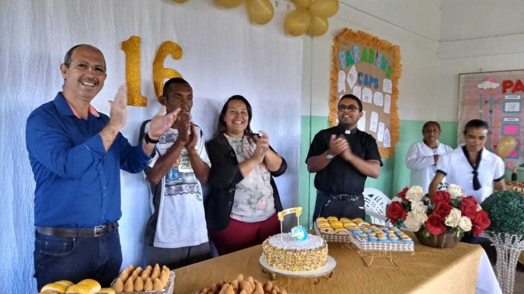 CAPS comemora 16 anos com festa