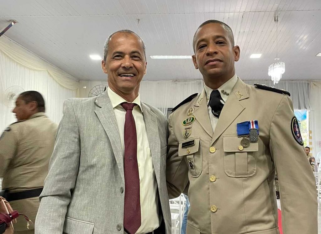 Camacã: Prefeito Paulo do Gás participa de solenidade da troca de comando da Polícia Militar