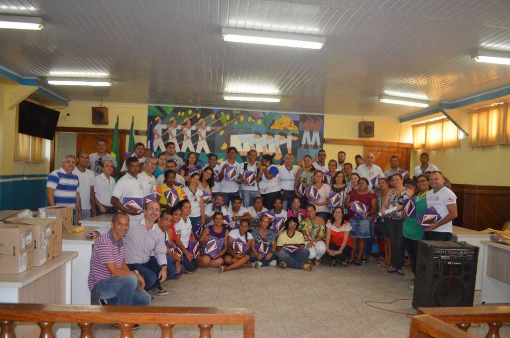 Secretaria de Saúde de Camacã faz entrega de 70 Tabletes para Agentes