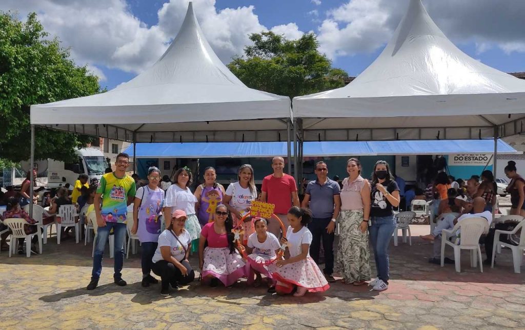 Camacã: Prefeito Paulo do Gás e o vice Rai  acompanham o último dia do SAC Móvel na cidade