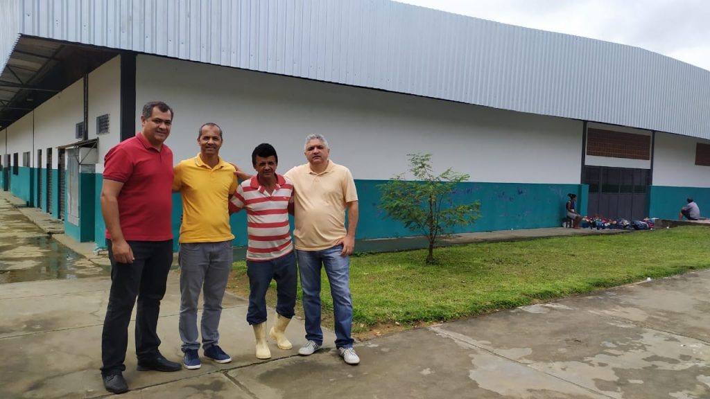 Camacã: Representante do Estado visita as obras do Centro de Abastecimento