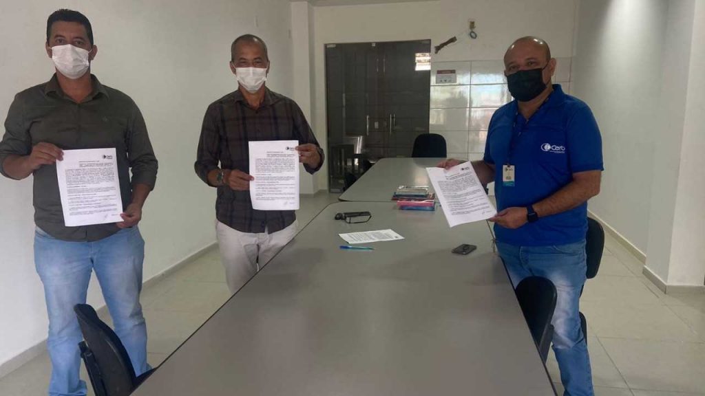 Camacã: Secretaria de Agricultura anuncia água para  Assentamentos e entrega alimentos para famílias