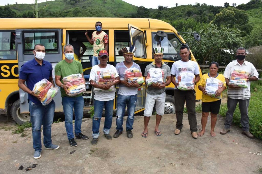 Camacã: Prefeitura entrega 243 cestas básicas na Aldeia Indígena do Panelão e Córrego do Cedro