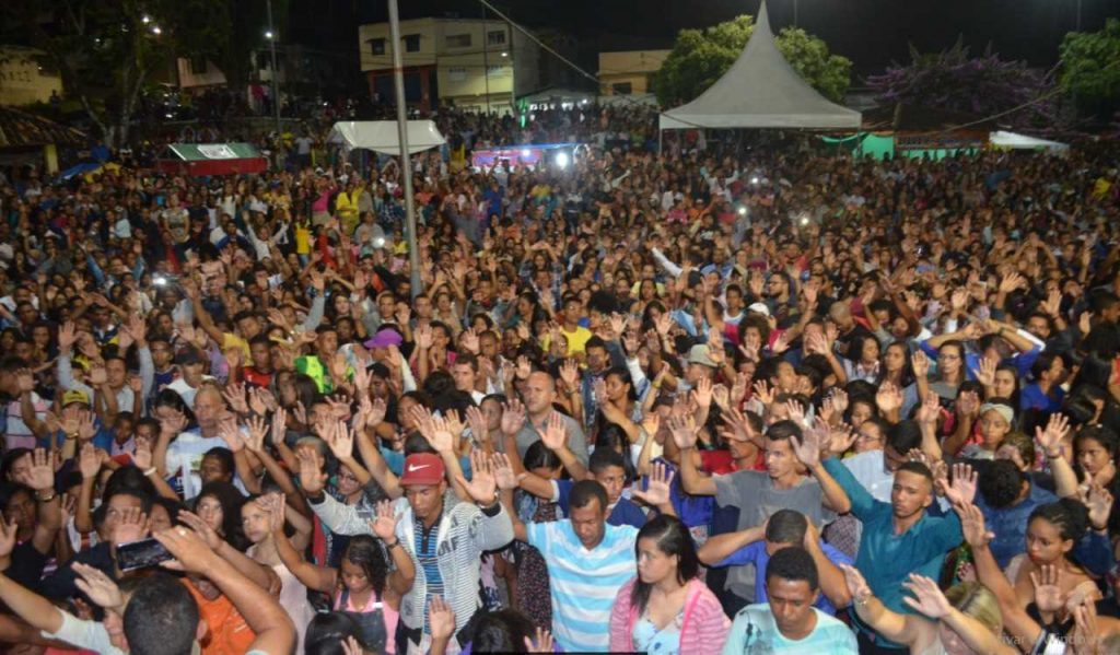 Milhares de pessoas compareceram na Cruzada Servos Juntos em Camacã