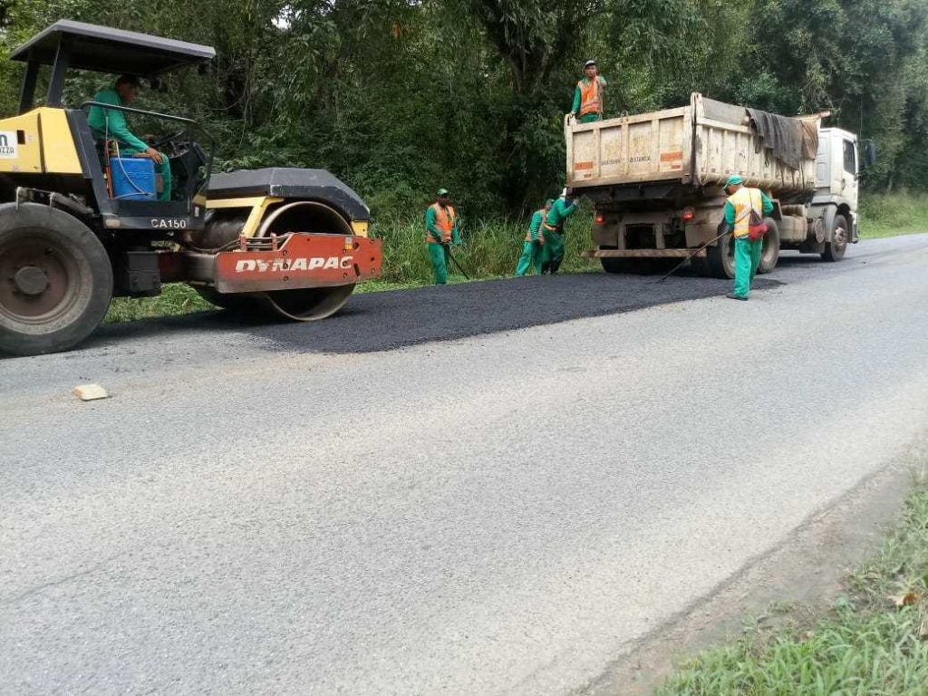 Camacã: É dado início ao recapeamento do trevo