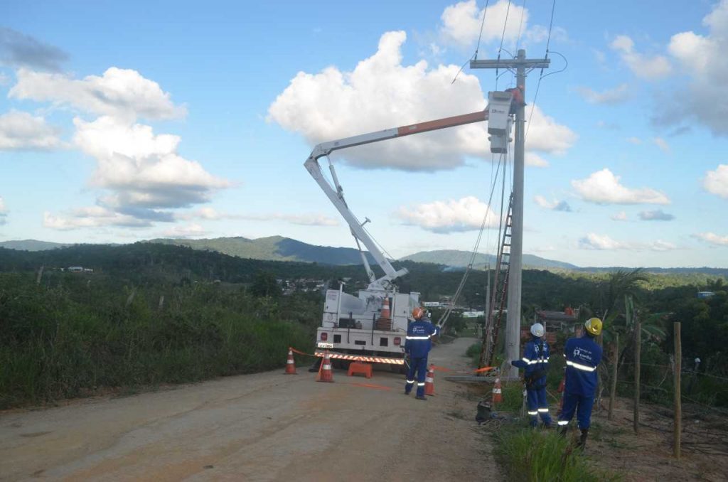 Camacã: Moradores da Rua CG felizes com a chegada da iluminação