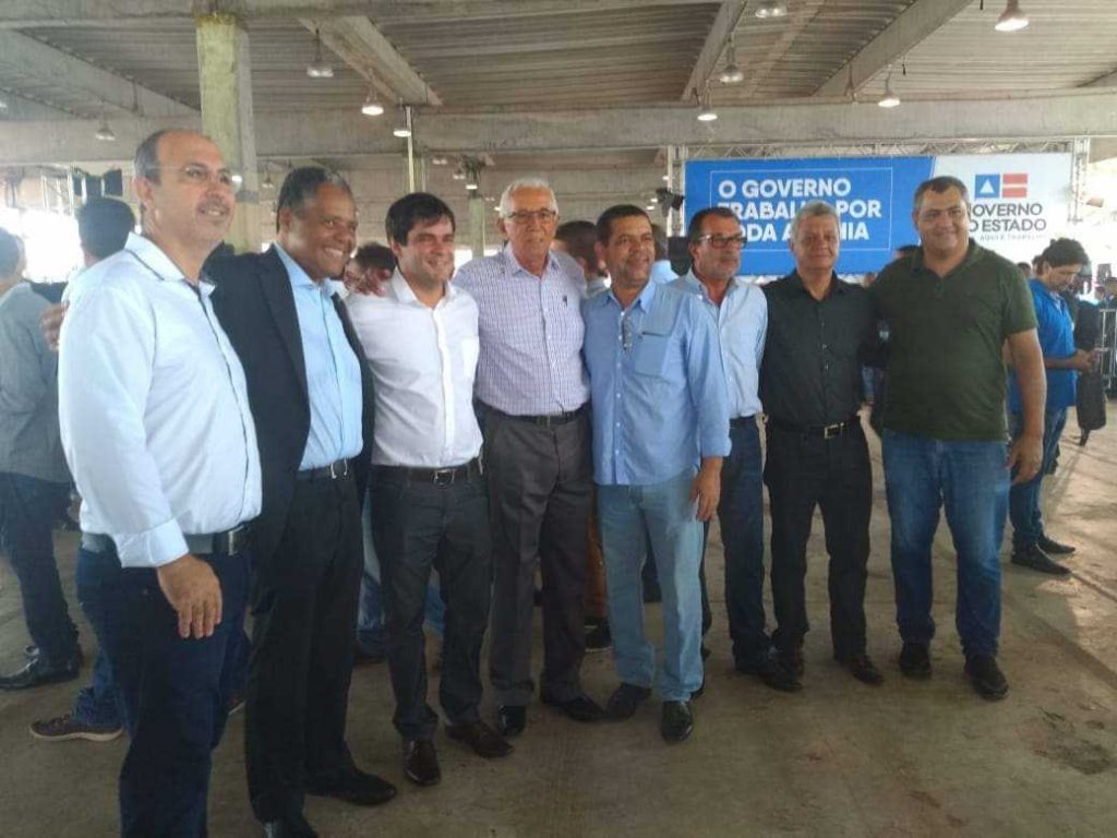 Prefeito Oziel foi a Salvador para trazer novos maquinários através do CIMA