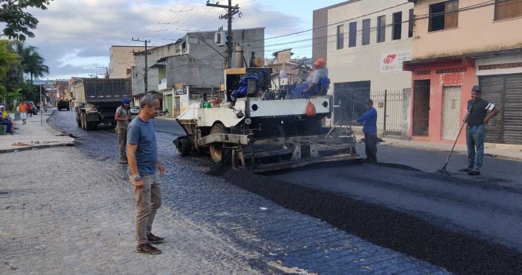 Camacã: As obras de asfalto da Rua Mário Batista estão em ritmo acelerado