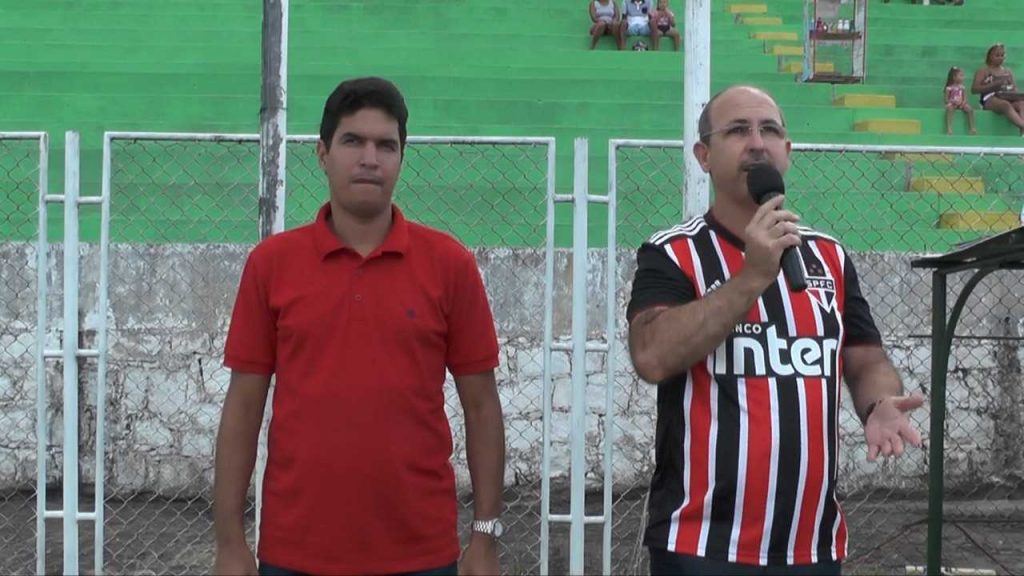 Camacã: Prefeito entrega Estádio reformado na abertura do Campeonato Amador 2019