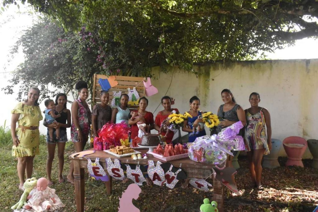 Camacã: Grupo CRAS Gestante realiza confraternização e sessão de fotos com beneficiárias