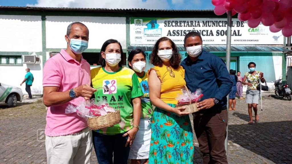 Prefeito recepciona e homenageia as mulheres servidoras públicas e da comunidade com carro de som