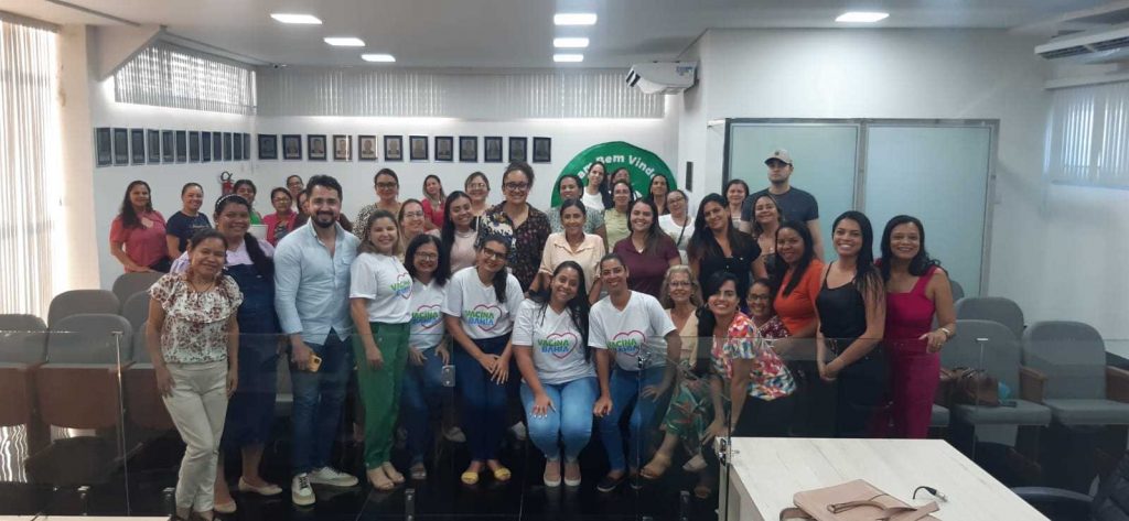 Camacã: Enfermeiros e Técnicos de Enfermagem participam de palestra sobre Boas Práticas de Vacina