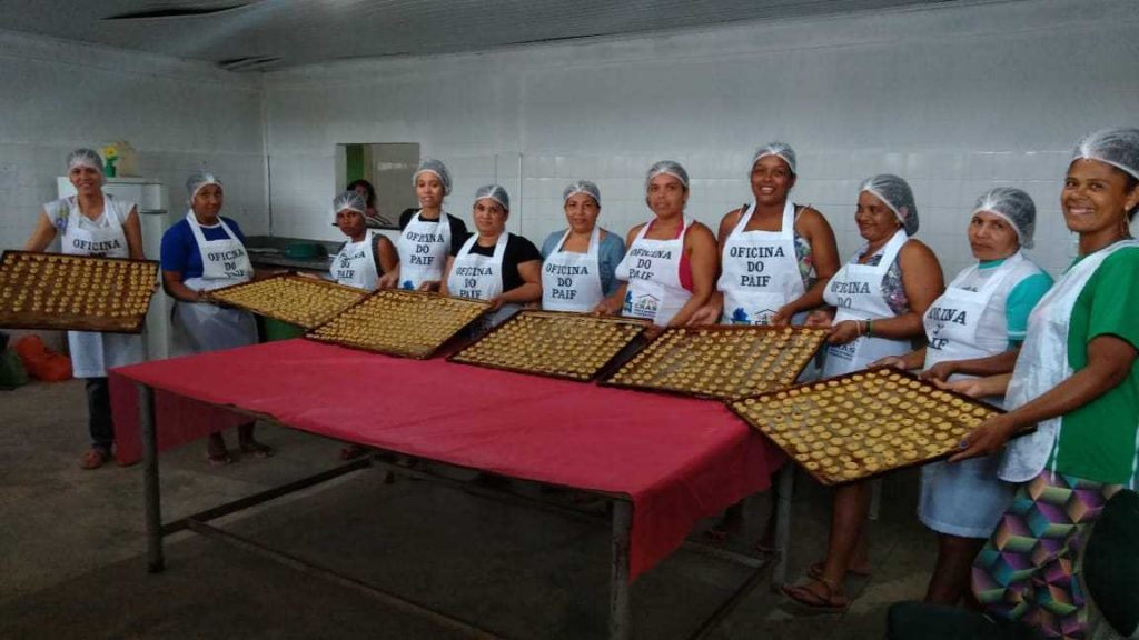 Secretaria de Assistência Social em Parceria com o CRAS e o PAIF realiza curso de Panificação