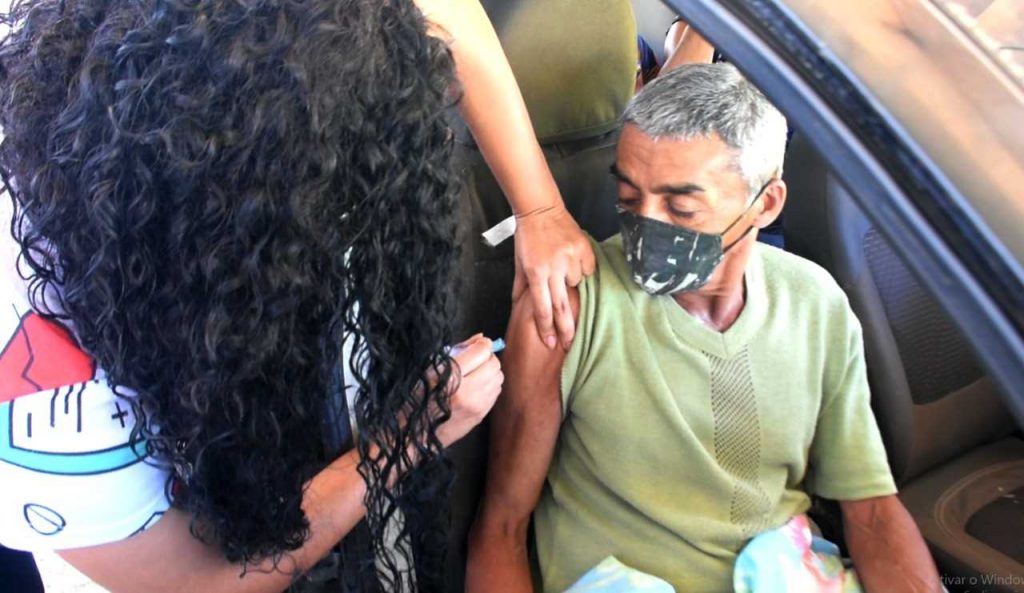 Camacã: Prefeitura avança na 18ª remessa de vacinas em idosos de 60 anos acima