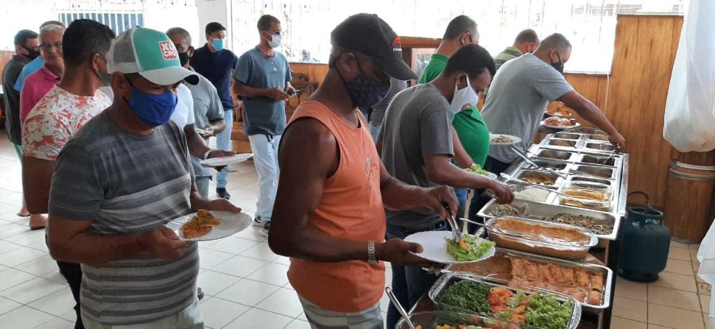 Camacã: Prefeitura comemora o dia do Motorista com um belo almoço