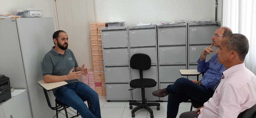 Camacã: Fábrica decide suspender atividades  após reunião com o prefeito Oziel e o vice Paulo Gás