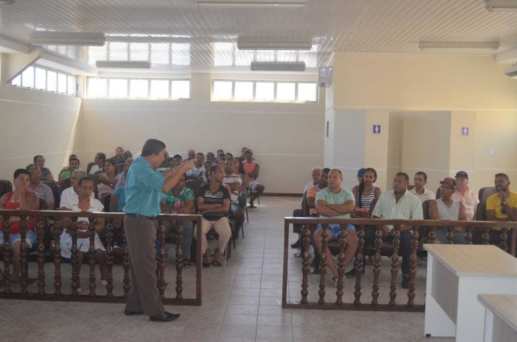 Camacã: Secretaria de Agricultura se reúne com feirantes na Câmara de Vereadores