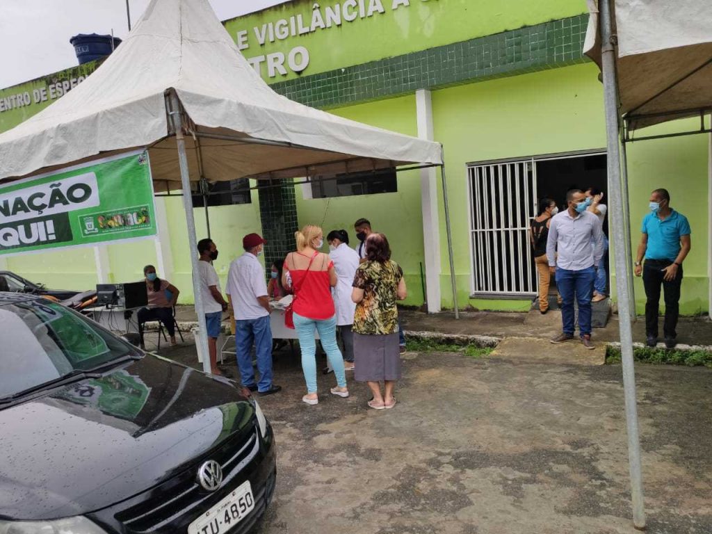 Camacã: Secretaria de Saúde iniciou a vacinação em idosos através do sistema Drive-Thru
