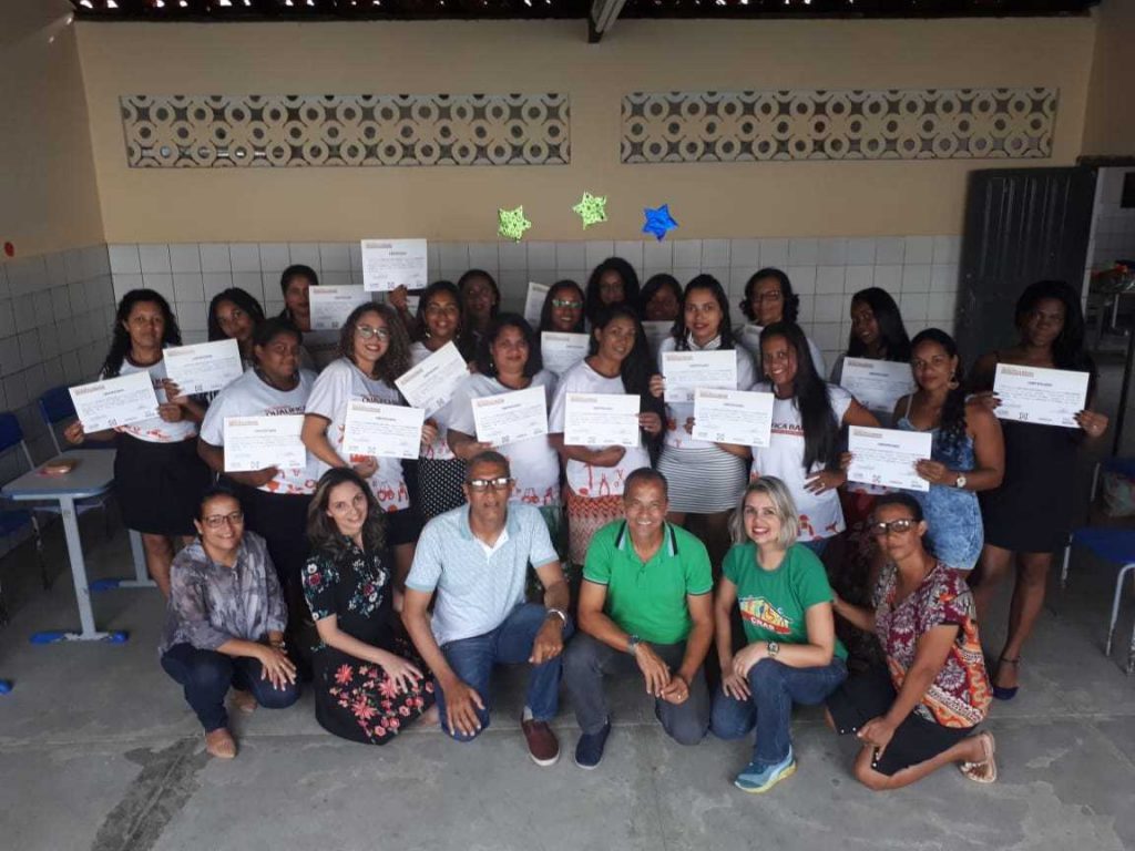 Secretaria de Assistência Social faz entrega de Certificados do Curso de Cabeleireira