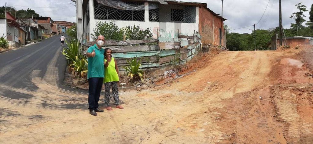 Camacã: Fim de mandato e o prefeito Oziel não para de trabalhar. Já passam de 50 ruas calçadas