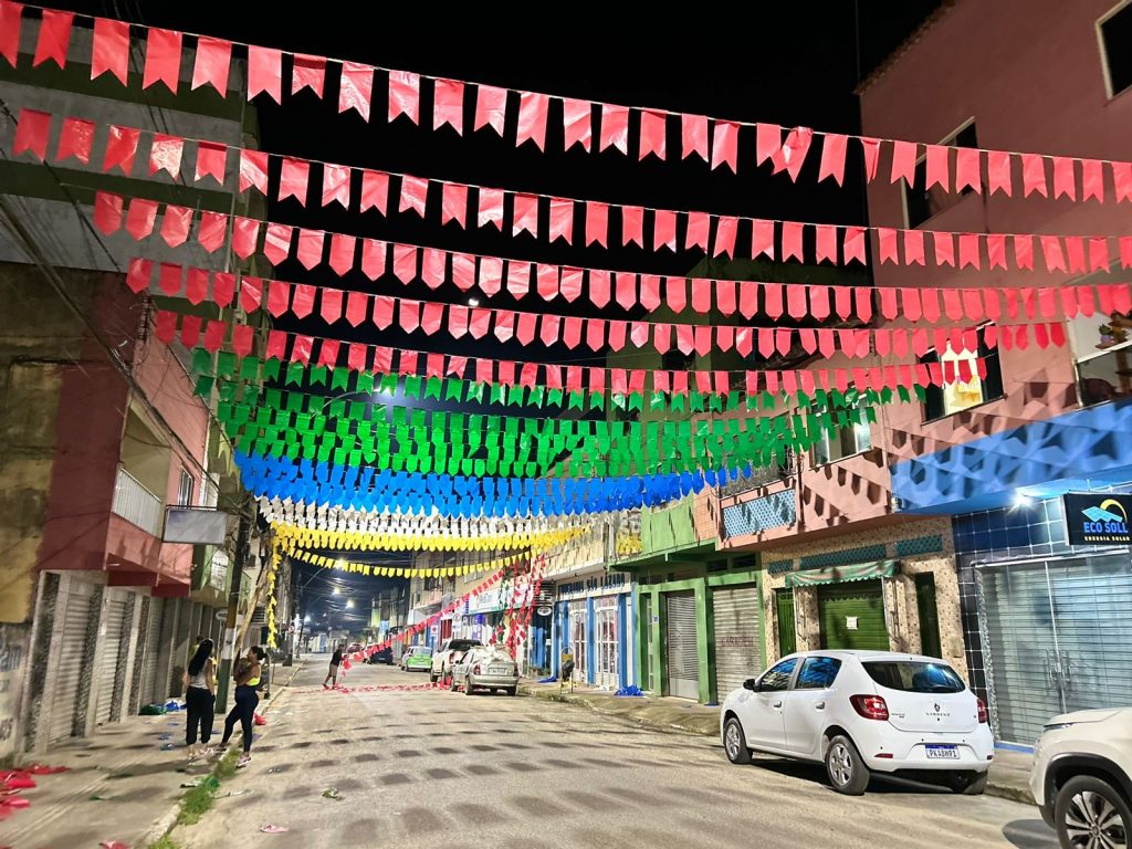 Camacã: Decoração junina já está transformando o centro de Camacã em um verdadeiro arraiá