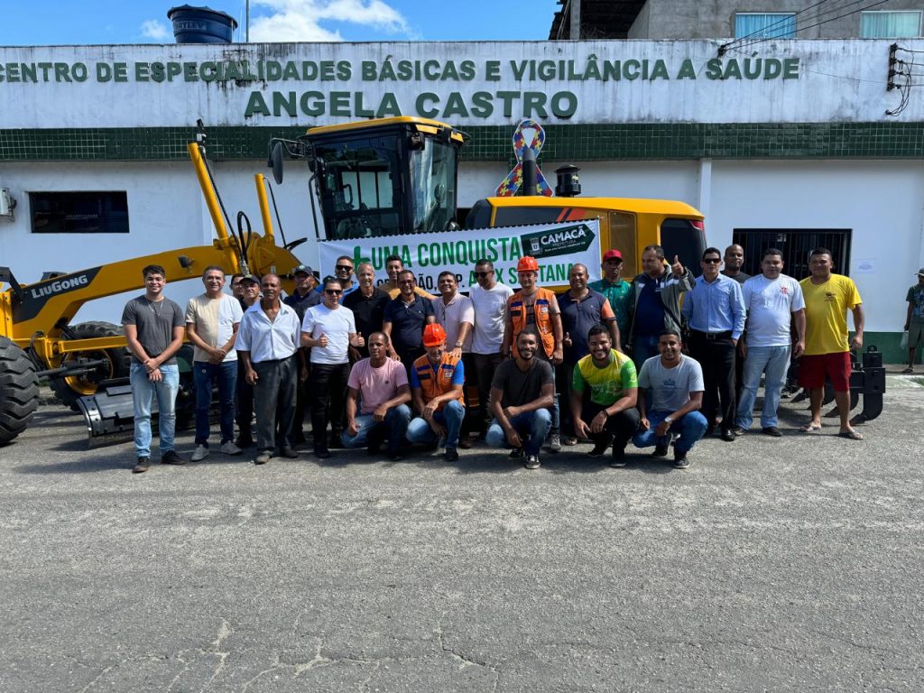 Camacã: Prefeitura recebe mais uma Motoniveladora (Patrol)
