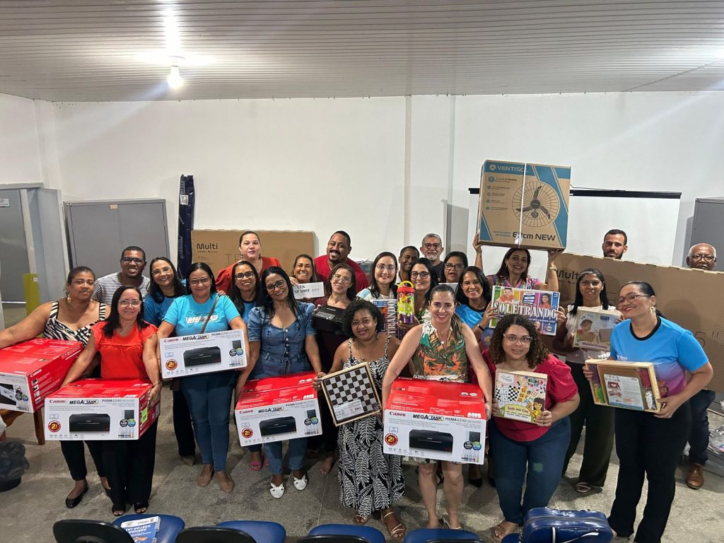 Camacã: Secretaria de Educação faz entrega de novos equipamentos para todas as escolas de rede municipal