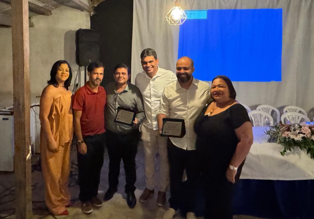 Camacã: Prefeito Paulo do Gás é homenageado na posse da Presidente da CDL