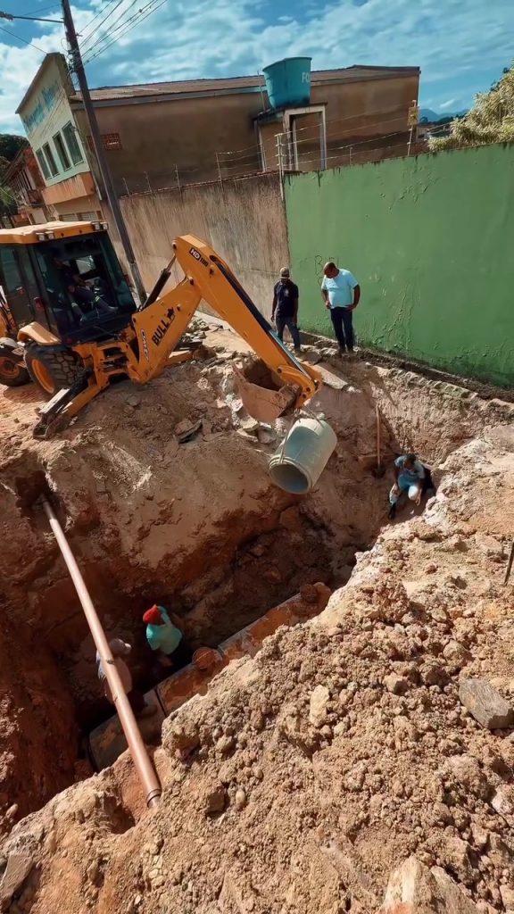 Camacã: Prefeitura realiza recuperação de ruas e manutenção da rede de esgotos