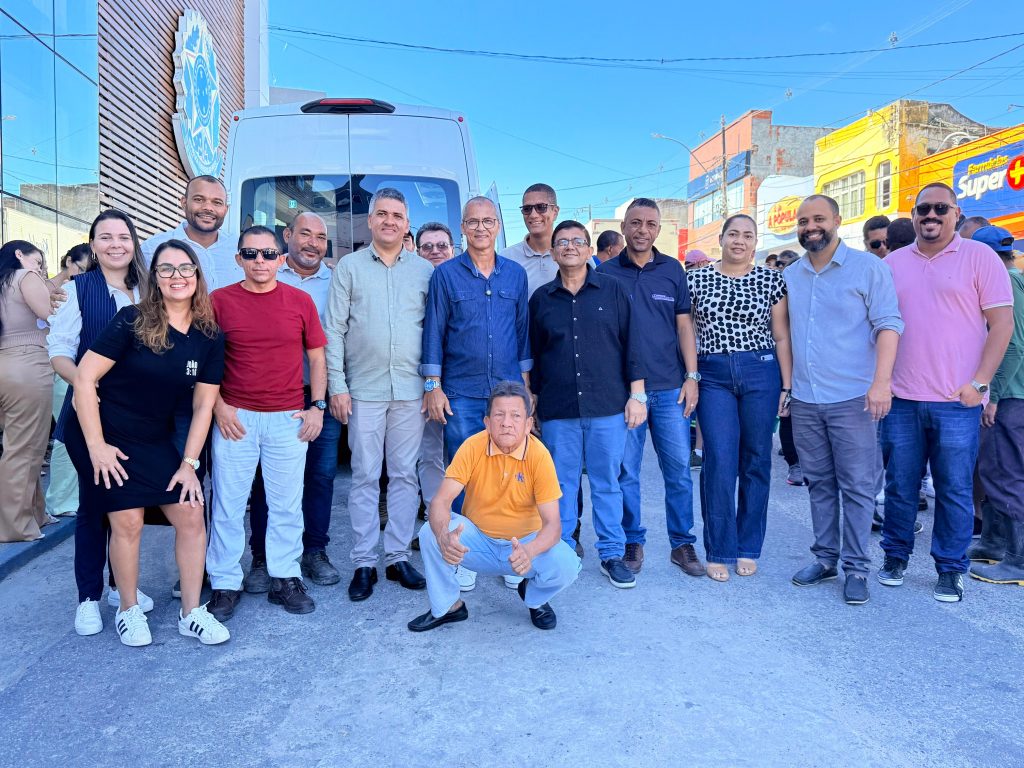 Camacã: Prefeitura de Camacã recebe uma Van TFD para transporte de pacientes